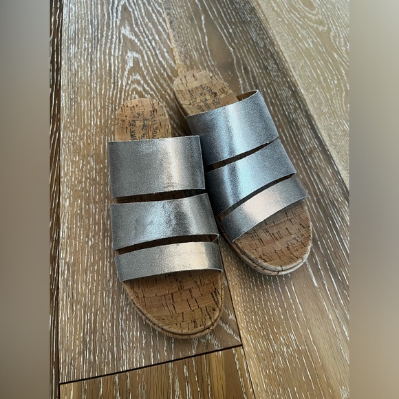 Kork-Ease | Menzie Banded Slide Wedge Sandals | Soft Gold | 9 - Picture 3 of 14